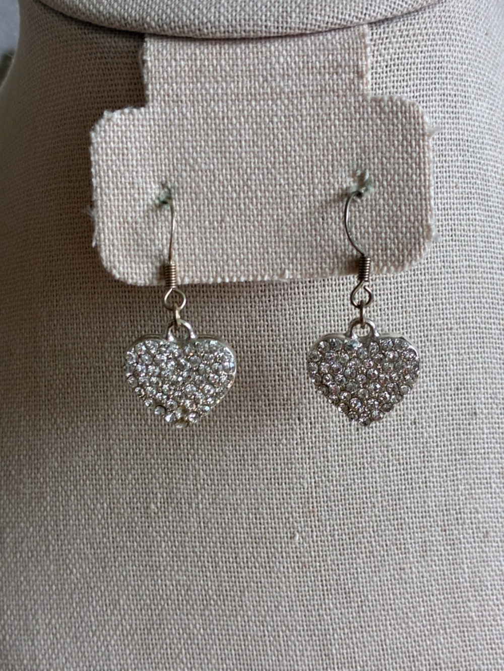 Silvertone Heart shaped clear faux rhinestone dangle pierced earrings sparkly.